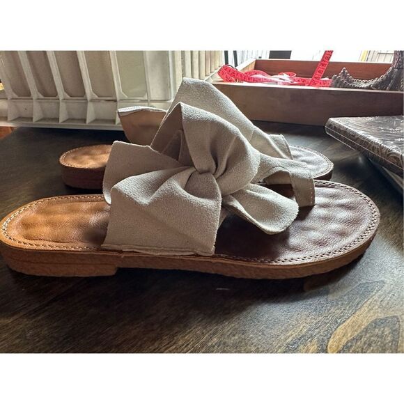 Beautiful twist knot ,toe loop bohemian soft faux-suede material sandals.Size8. - Picture 7 of 10